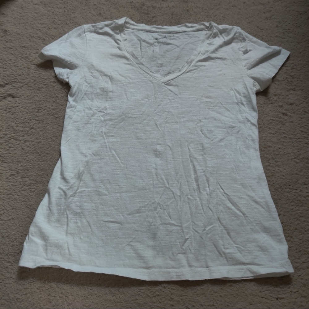 Universal Thread White V-Neck Short Sleeve Tee